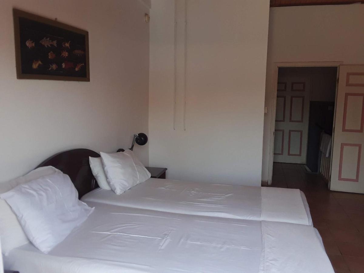 Riyan Apartment Кололи Экстерьер фото